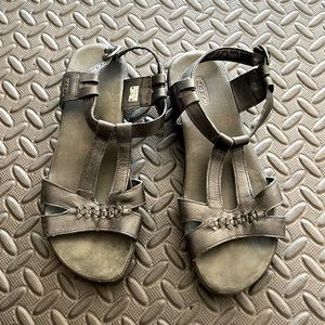 Keen black sandal